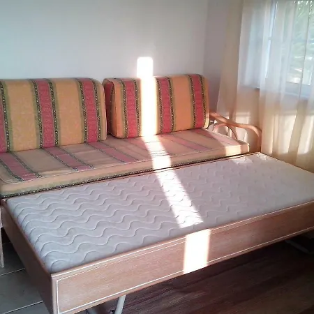 Deluxe E Apartment *